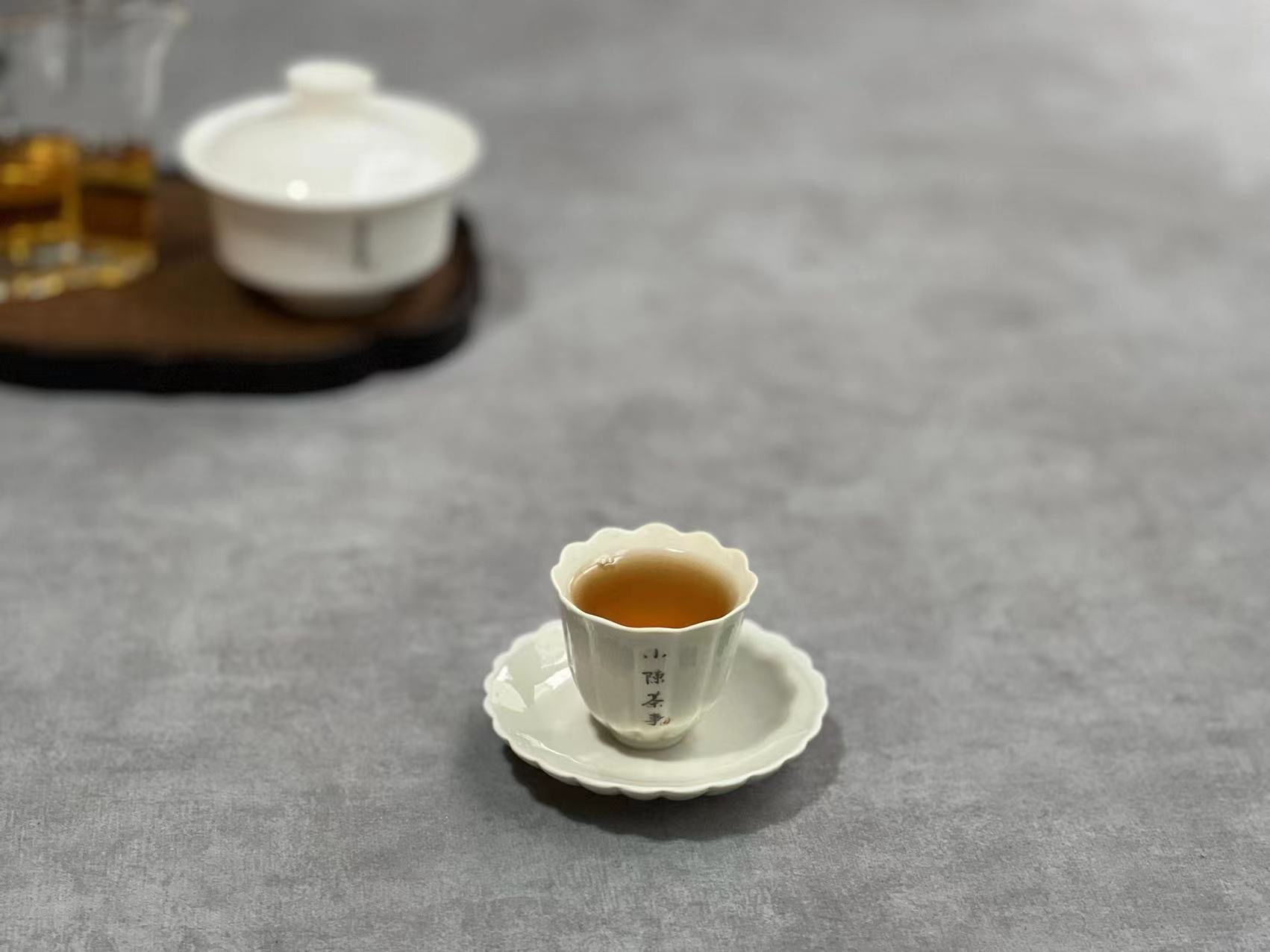 红茶喝正山小种还是金骏眉好,喝了一年岩茶分不清肉桂水仙