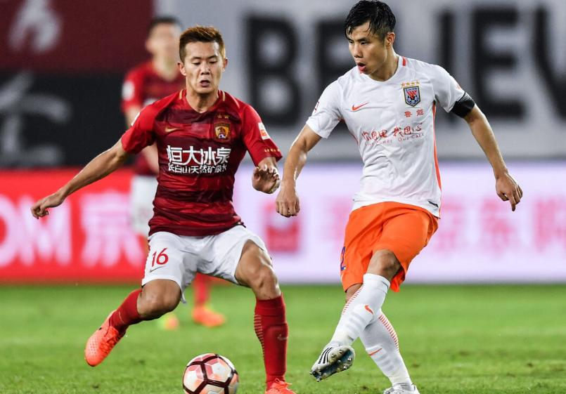 中超裁判马宁再度成为舆论焦点,马宁到底有没有误判中超积分榜