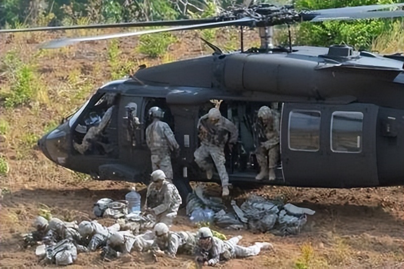 中国海警对擅闯菲船采取管制措施,中国海警首次对菲船登临检查