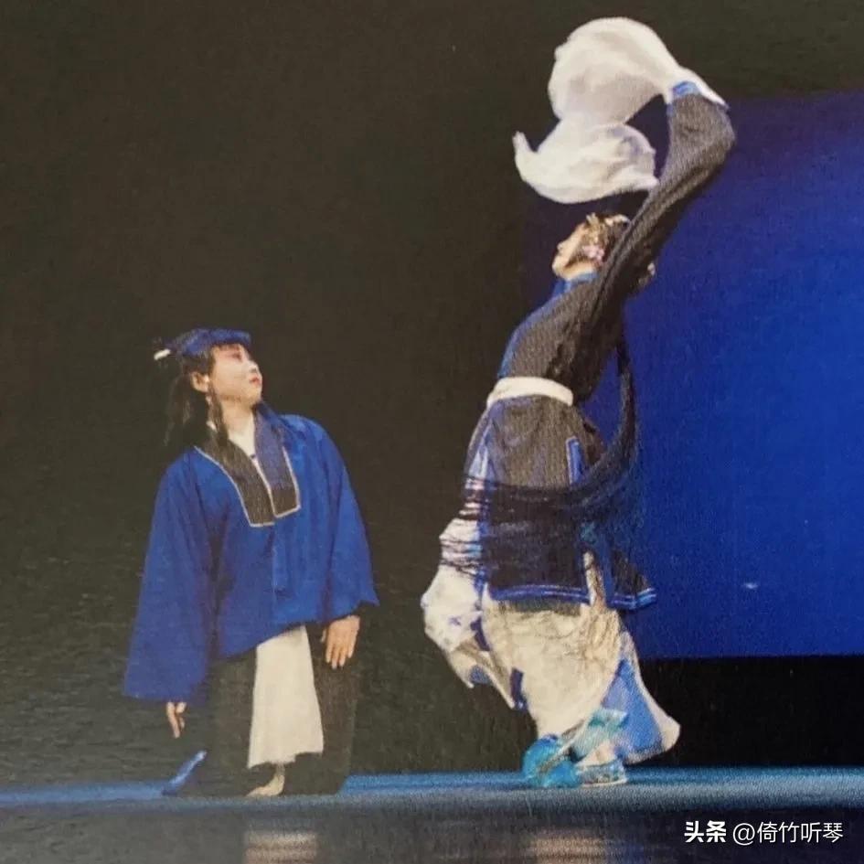 一段唱腔几乎句句精彩，掌声震屋瓦，张火丁当年有想象不到的红