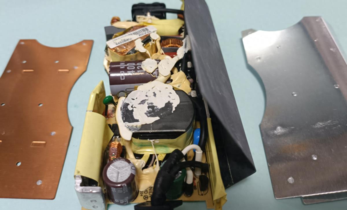 电源适配器大揭秘！解析DELL笔记本的LA90PS1-00