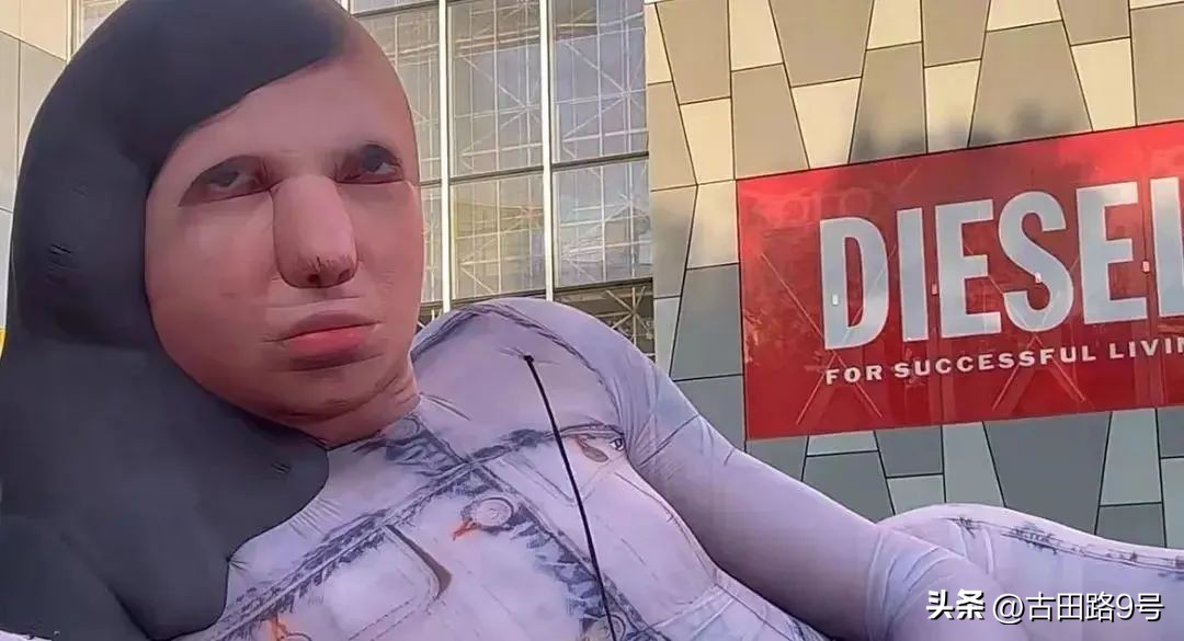 苹果发布会“刘海屏”变“药丸屏”？美版拼多多已悄悄上线