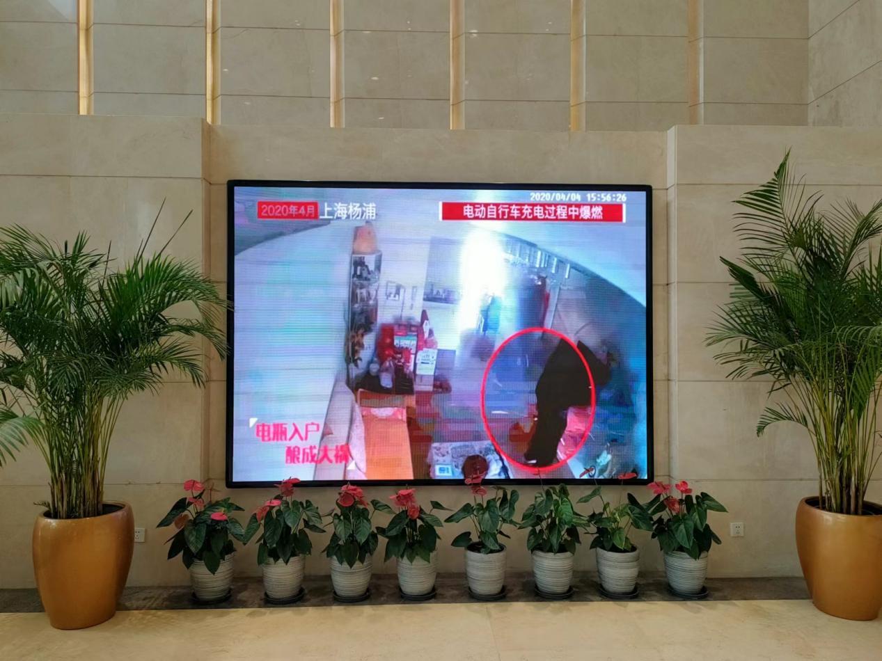 消防大队开展119消防宣传系列活动,119消防宣传日慰问消防救援队伍