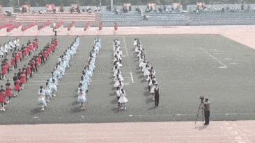 千万不要轻易穿抹胸吃火锅！