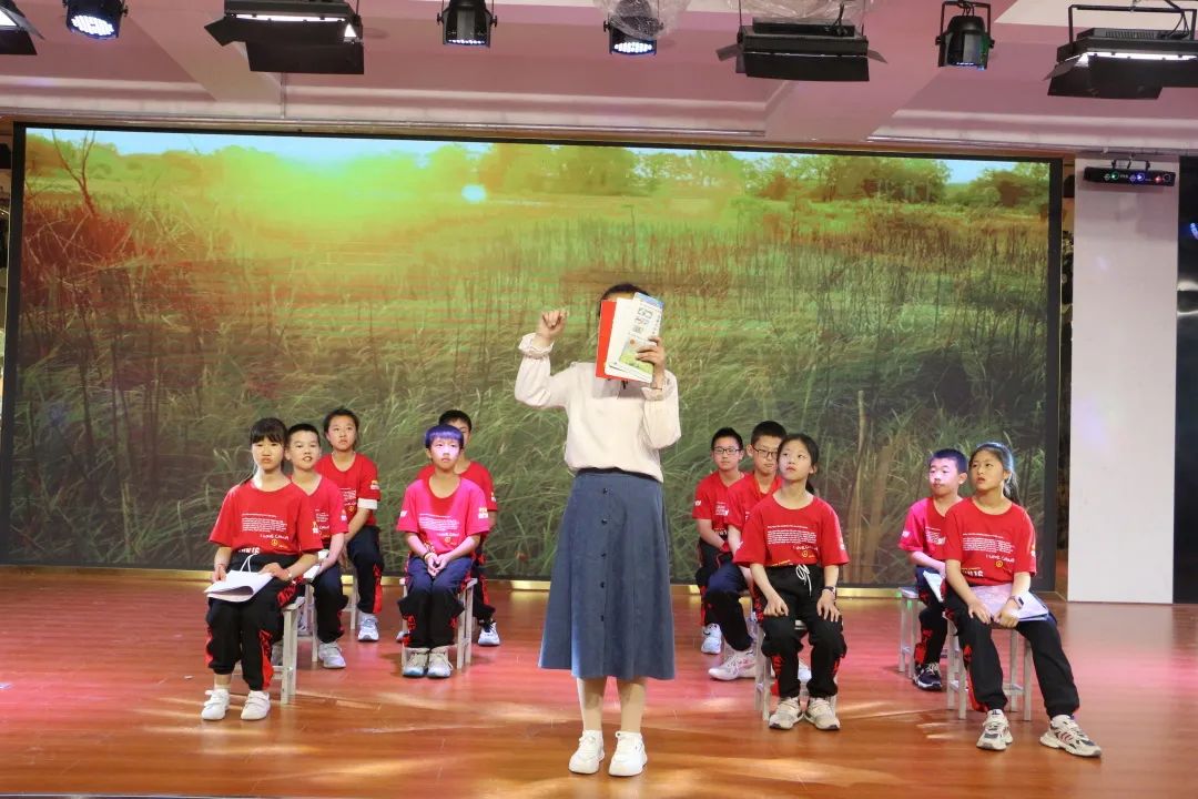 万二小举行2016级毕业典礼暨毕业班综合素质拓展活动