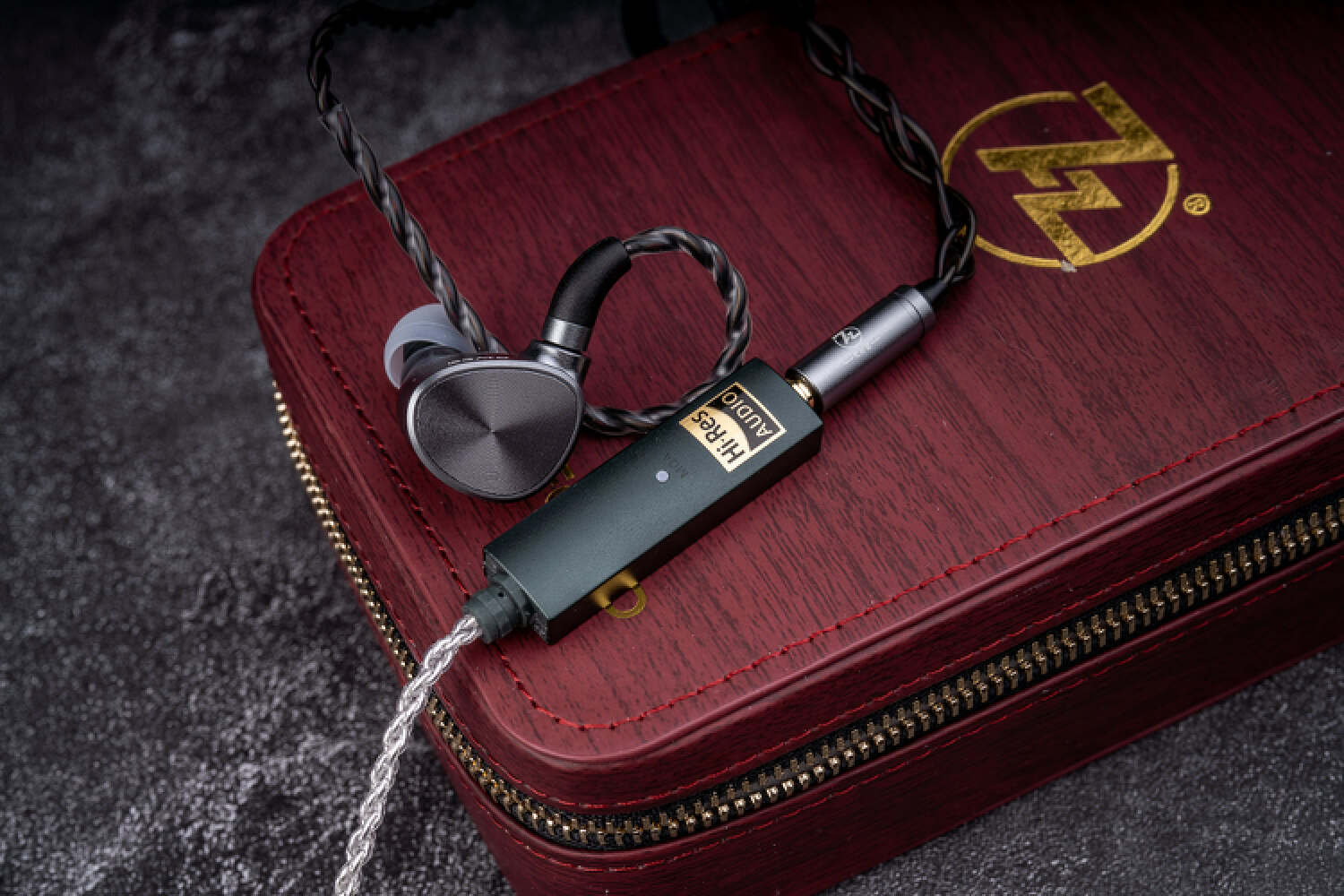 【不废话速评】七赫兹Legato双动圈耳塞