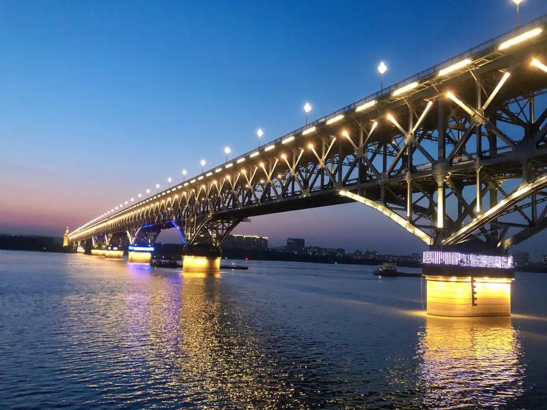 南京长江大桥到底惹了谁？该不该拆又甚嚣尘上！