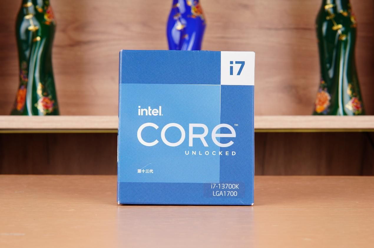 可以装多个硬盘的主机箱,带可插拔硬盘盒的主机