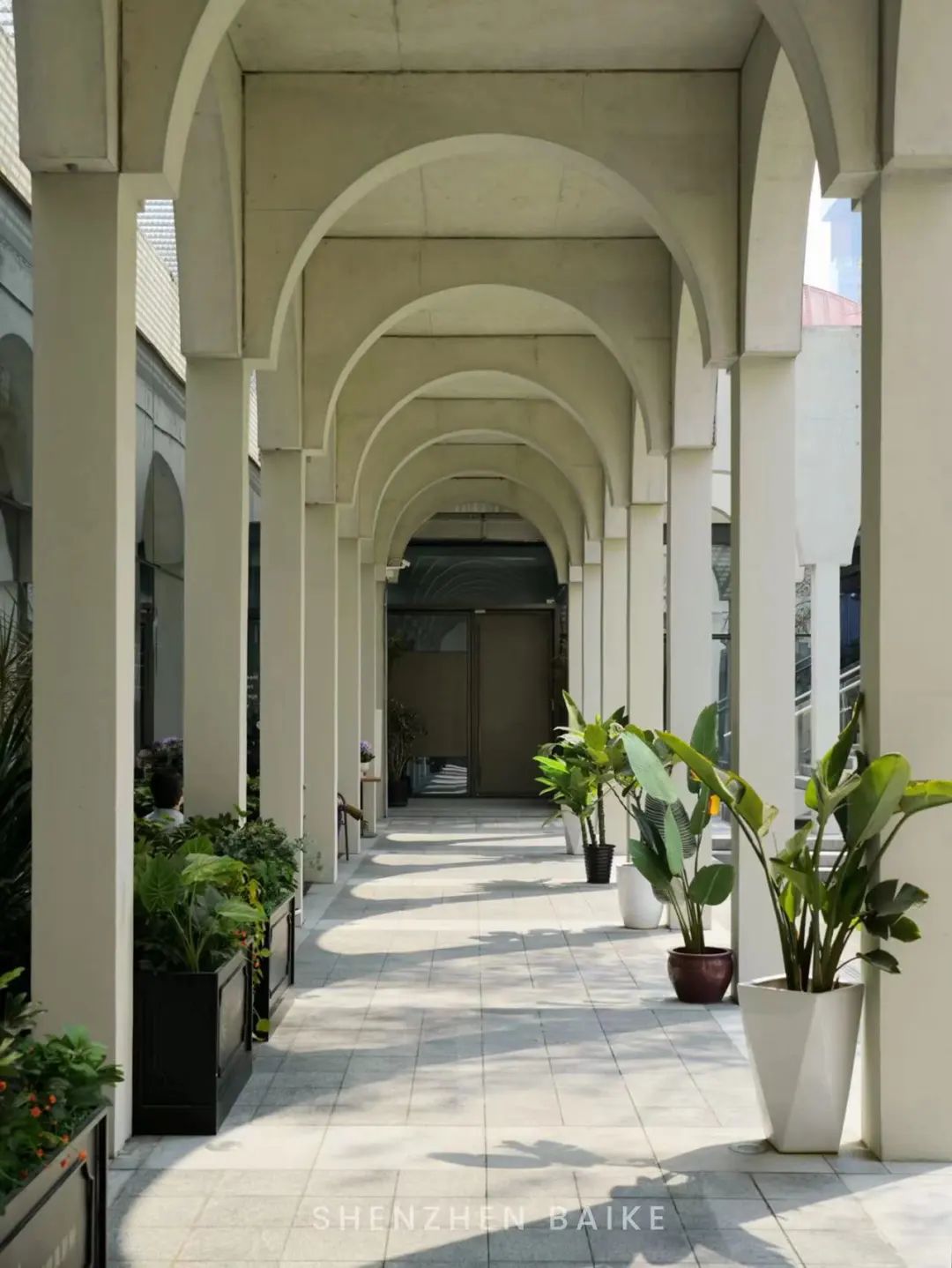 没想到这个设计公社里，还藏了个“小欧洲”和“魔法阵”——