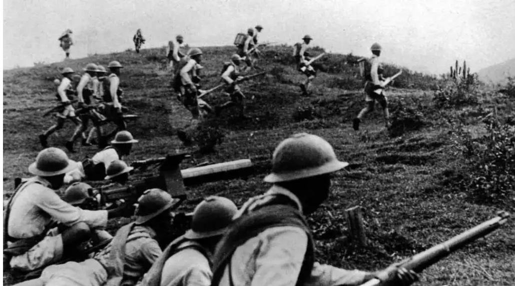 胡奇才突遭敌机轰炸,不怒反喜:我军赢定了