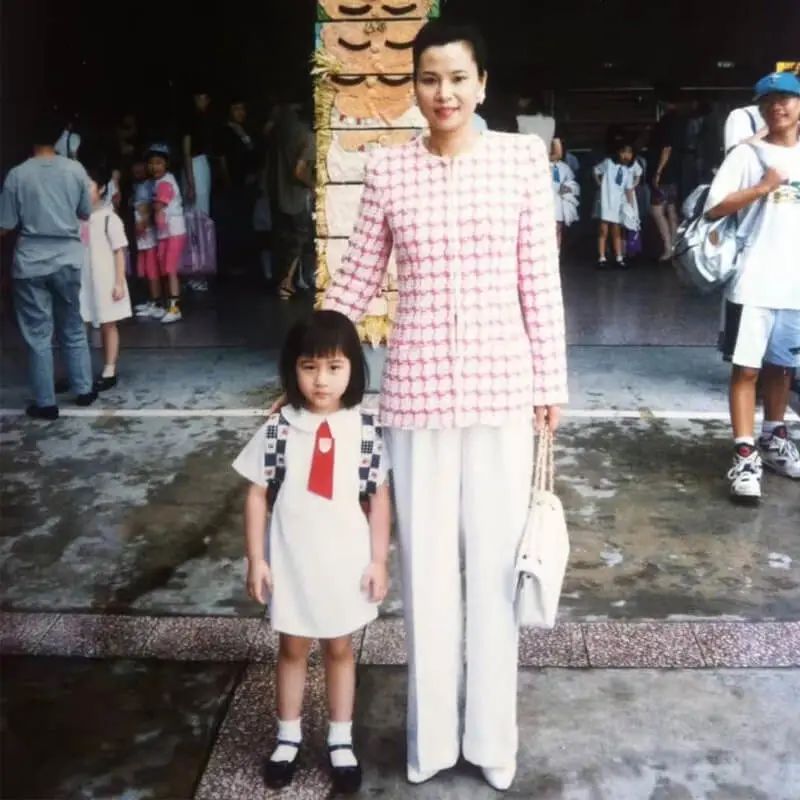 蓝琼缨因为什么去世,赌王二太蓝琼缨传奇的一生