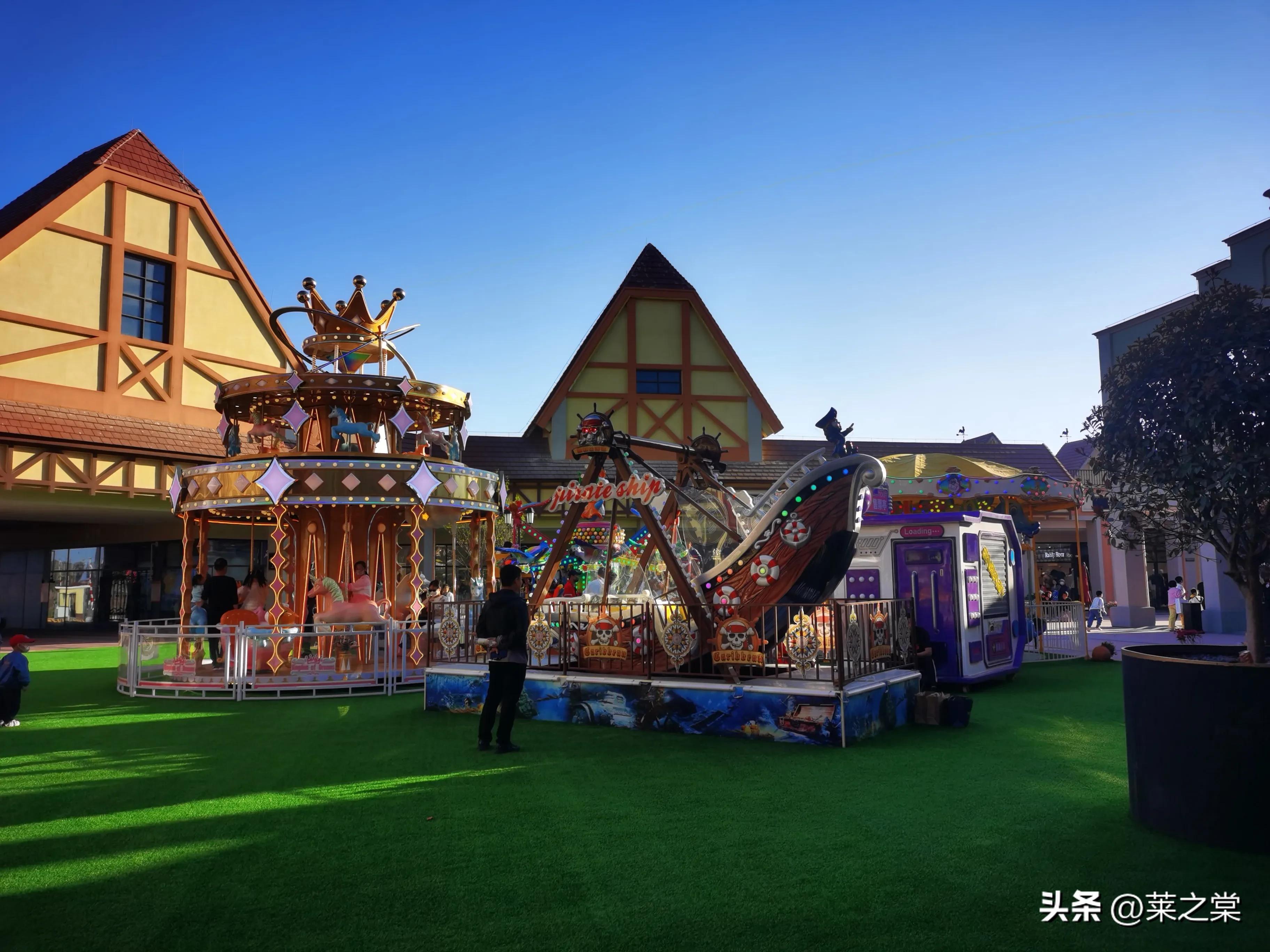 青岛的这家国际品牌卖场开业了，颇具国外风情