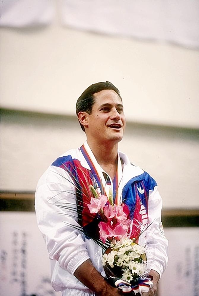 悲情“跳板王子”谭良德：3次奥运会3枚银牌，婚后人生也动荡坎坷