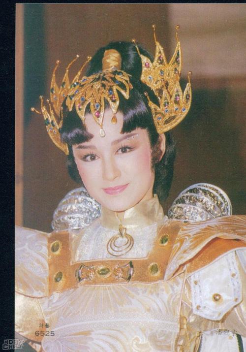 女明星扮嫩图片大全,扮嫩女明星年轻时