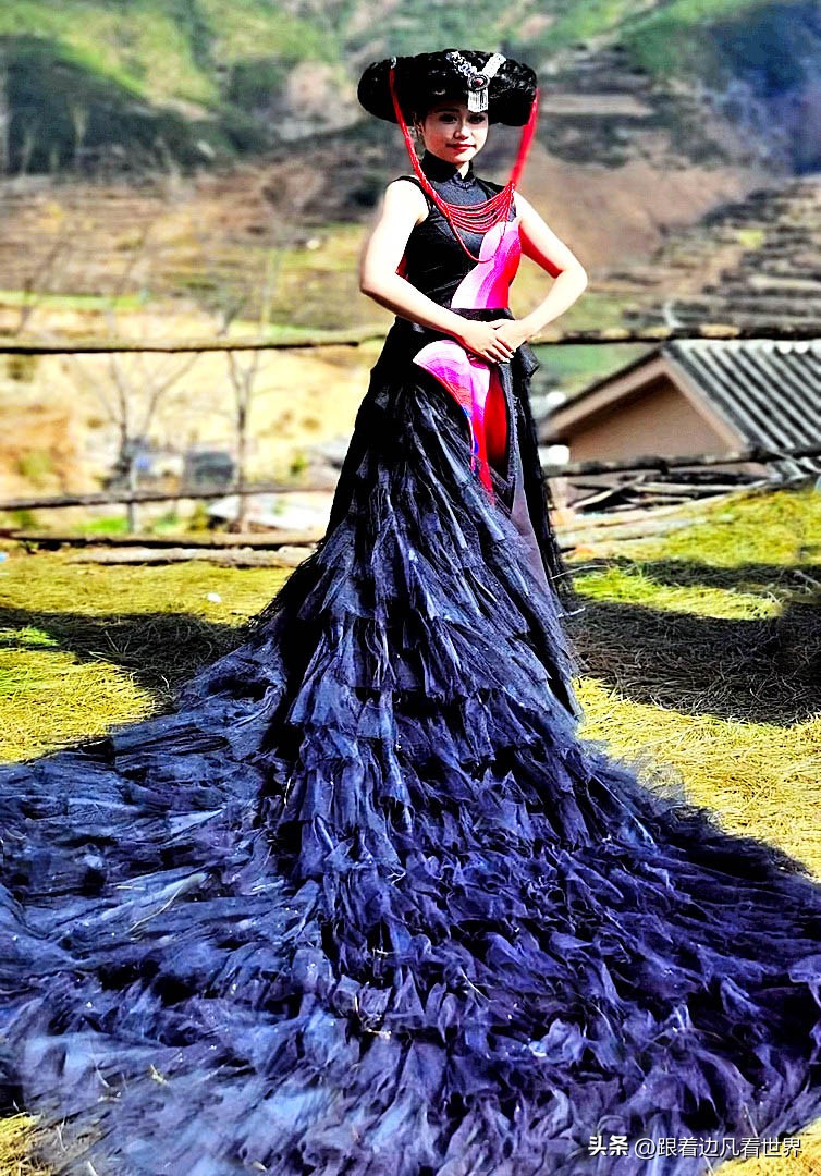 千年彝装，一赛千年“世界最古老的乡村T台”