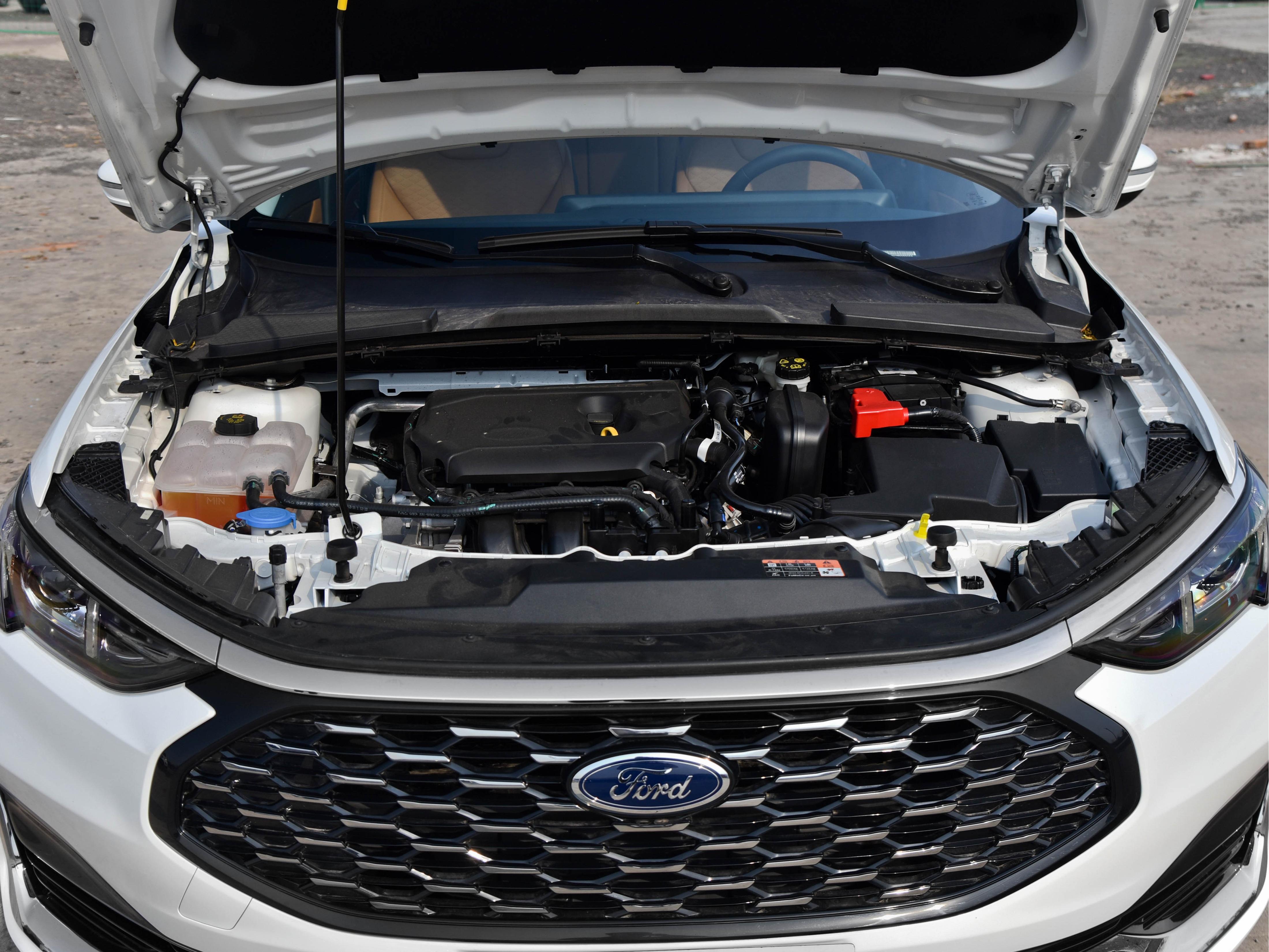 10万安全品质家轿首选福特福睿斯,体验全新一代福特福睿斯