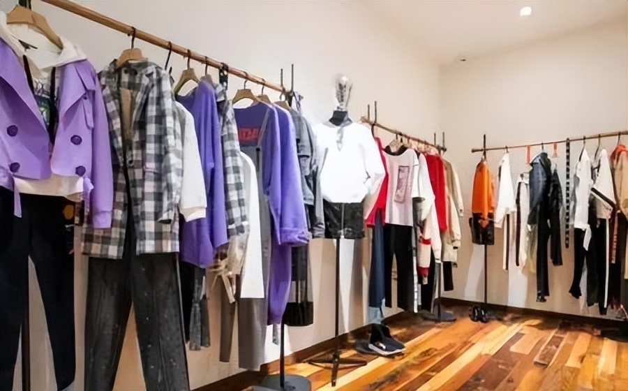 实体店300元以上衣服靠谱吗,实体店卖500多衣服进价多少钱