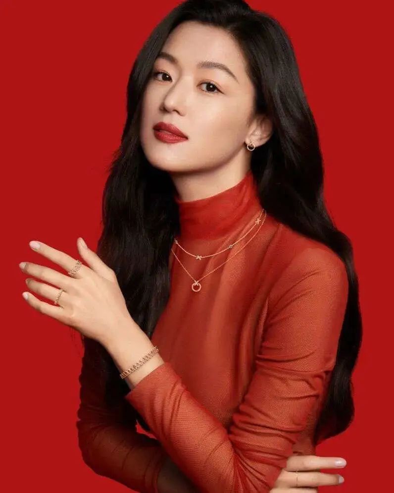 千颂伊现在多少岁了,38岁千颂伊近况