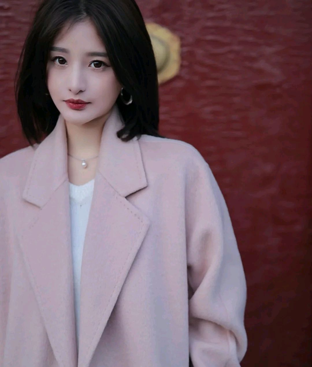 嫩粉色显瘦大衣内搭,粉色系大衣穿搭裙子