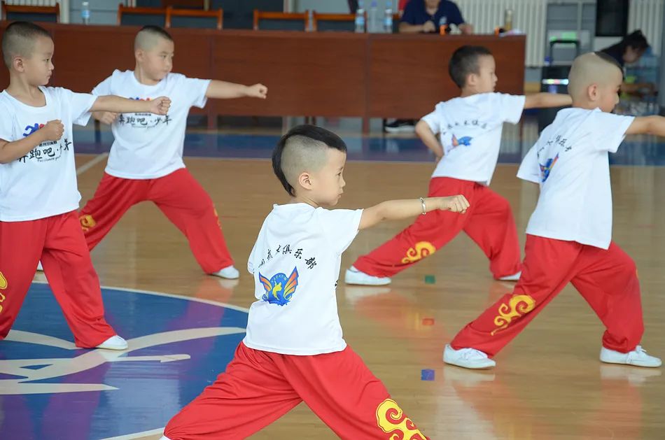 2022奔跑吧少年武术展风采,武汉奔跑吧少年2022运动夏令营