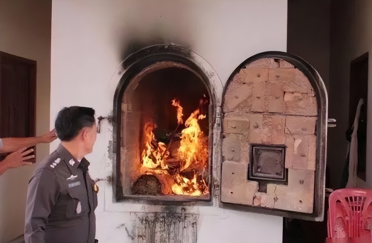 人死火化是浪费资源？动物死了进入生态循环，人类却打破自然规律