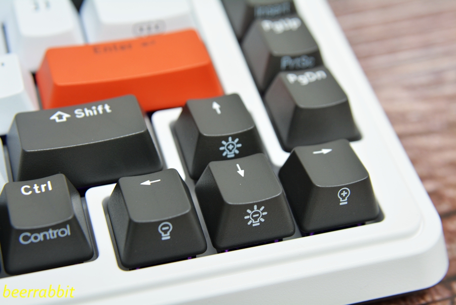 珂芝k75ttc烈焰紫,k75珂芝ttc快银轴是性能版吗