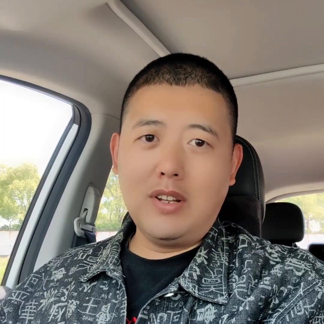 为啥不让大家在地摊上捡漏，您不懂的话，多看少买，只看不...