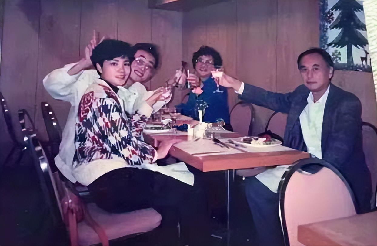 王菲和谢霆锋的感情有多深,王菲和谢霆锋分开多少年在一起