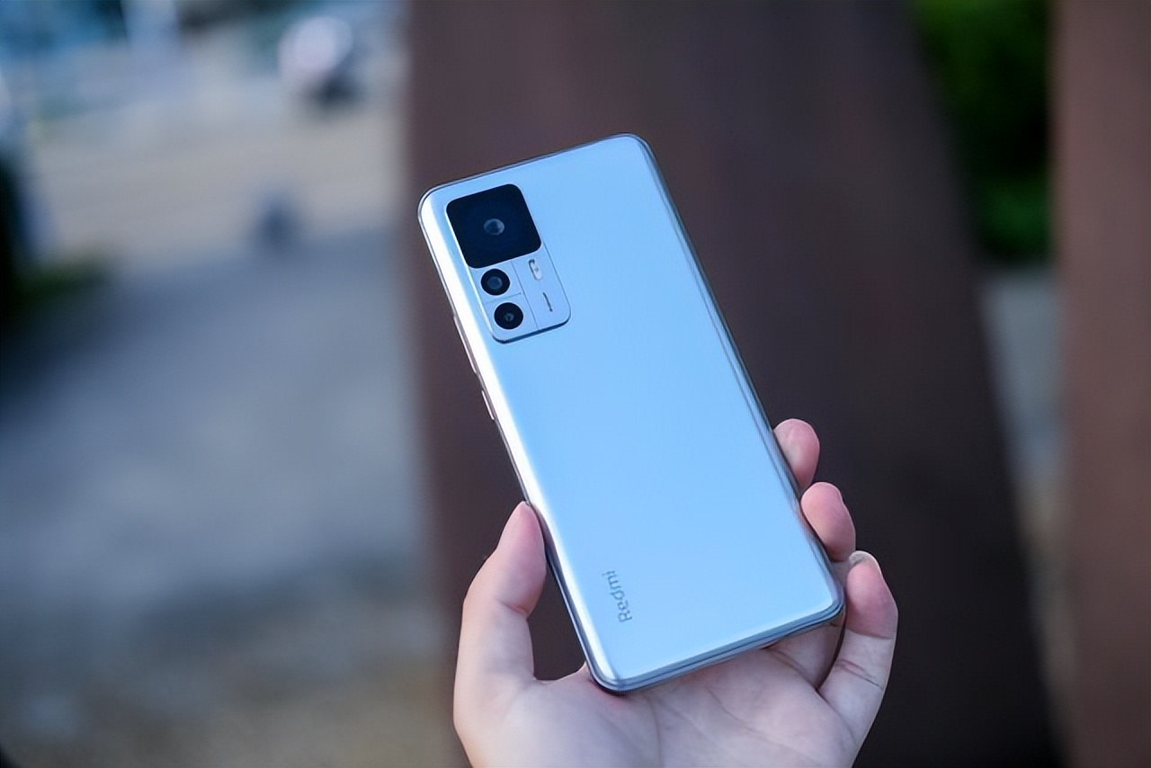 这八款手机几乎没短板可以放心买,性能强又便宜的手机