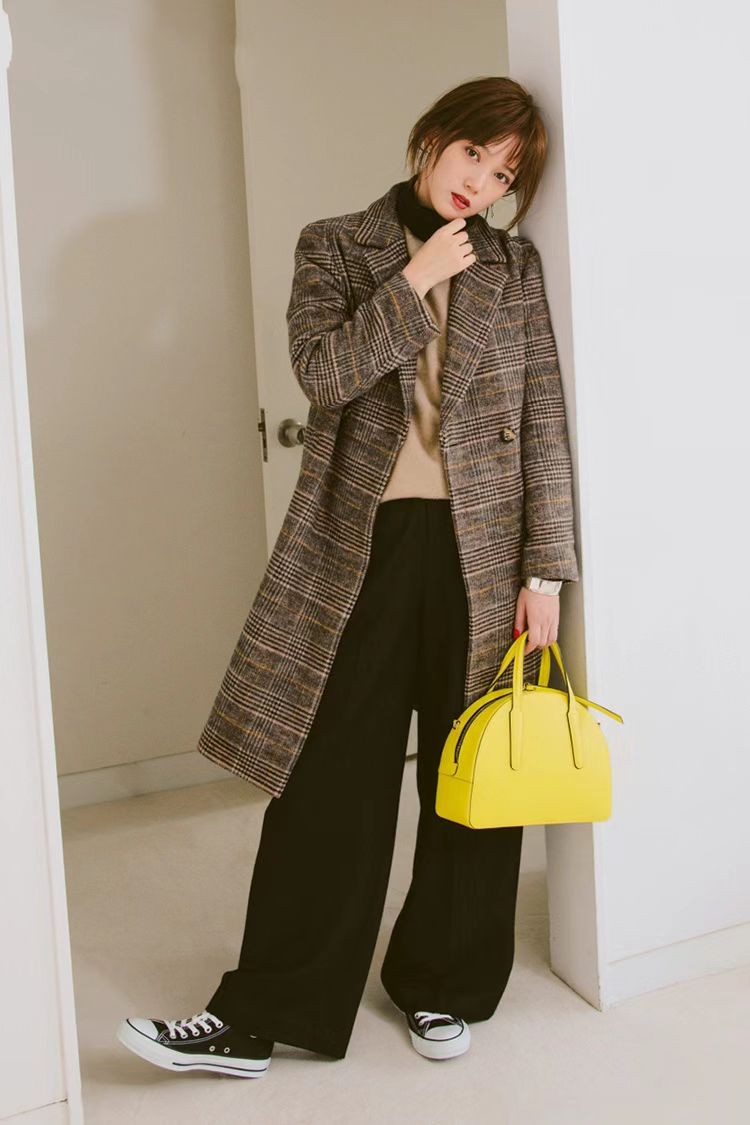 粉色帆布鞋适合多大年纪的人穿,不管什么年龄都百搭