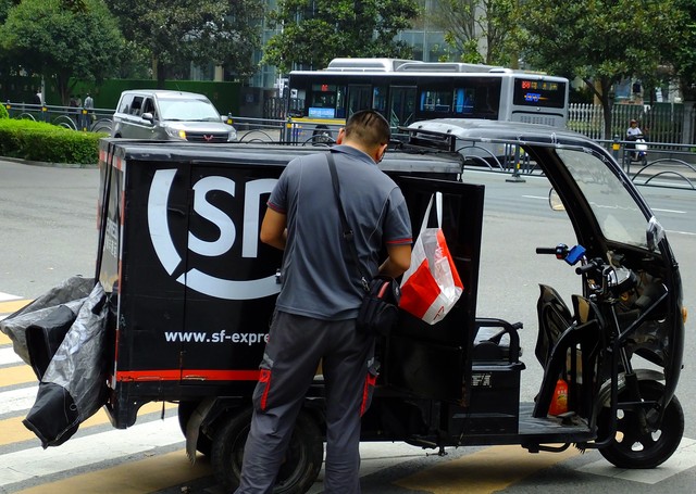 快递和农村电商融合发展,电商环境下快递业机遇与挑战