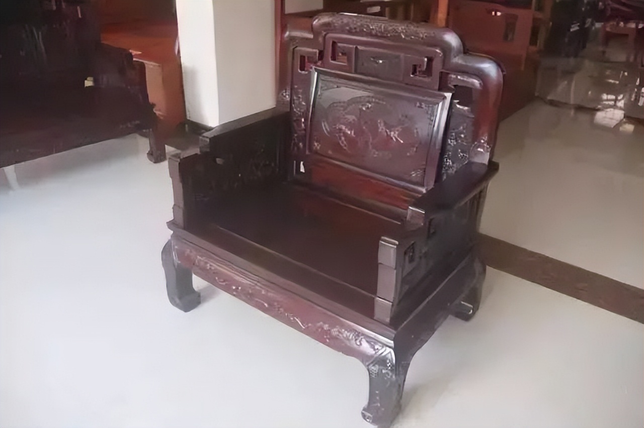 花10多万买的非洲酸枝家具，根本不是红木家具，只是非洲杂木
