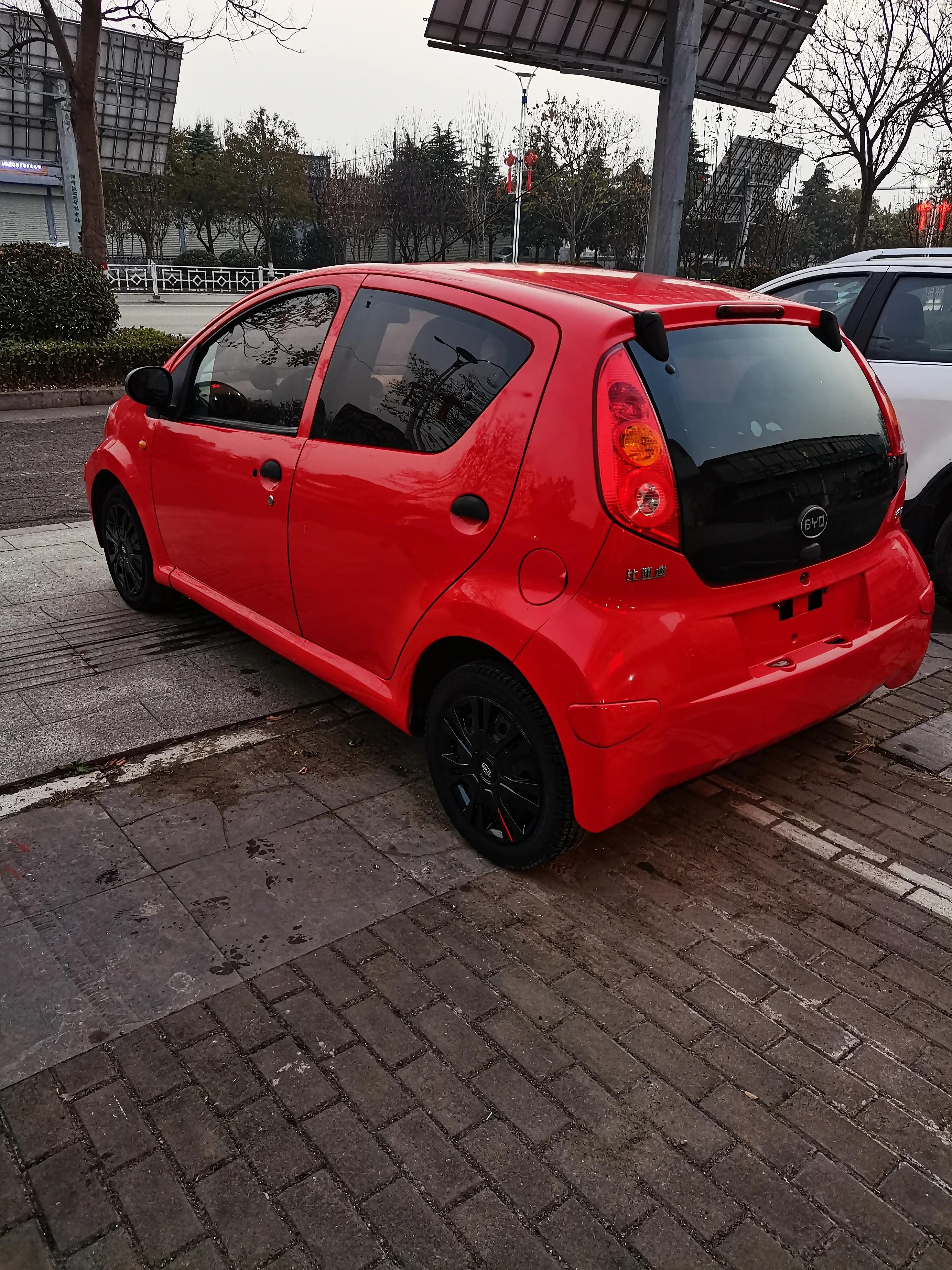 来个练手神器，比亚迪F0，这个小车还带一键启动无钥匙进入