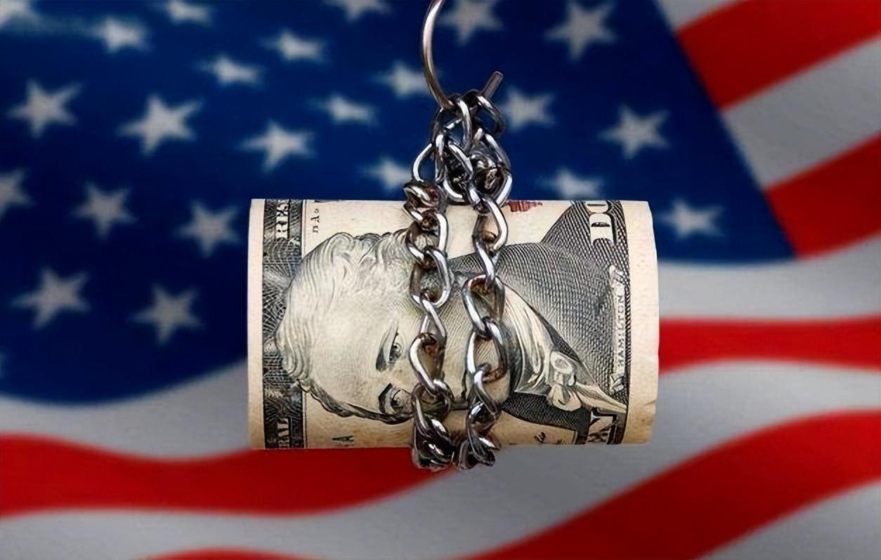 人民币首超美元利好什么,人民币成全球第二大贸易融资货币