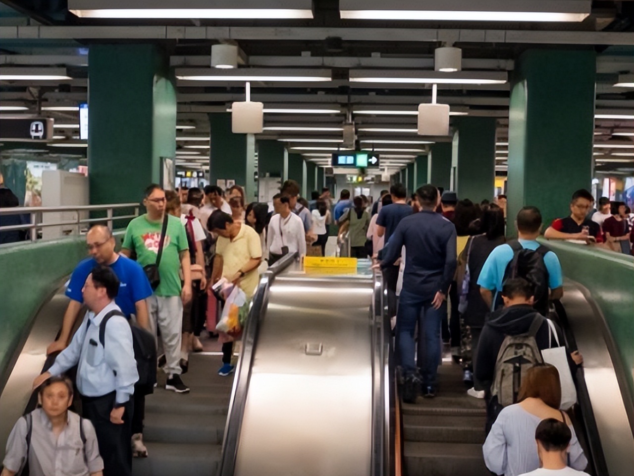 中国为什么要设置地铁安检呢,为什么国内地铁有安检