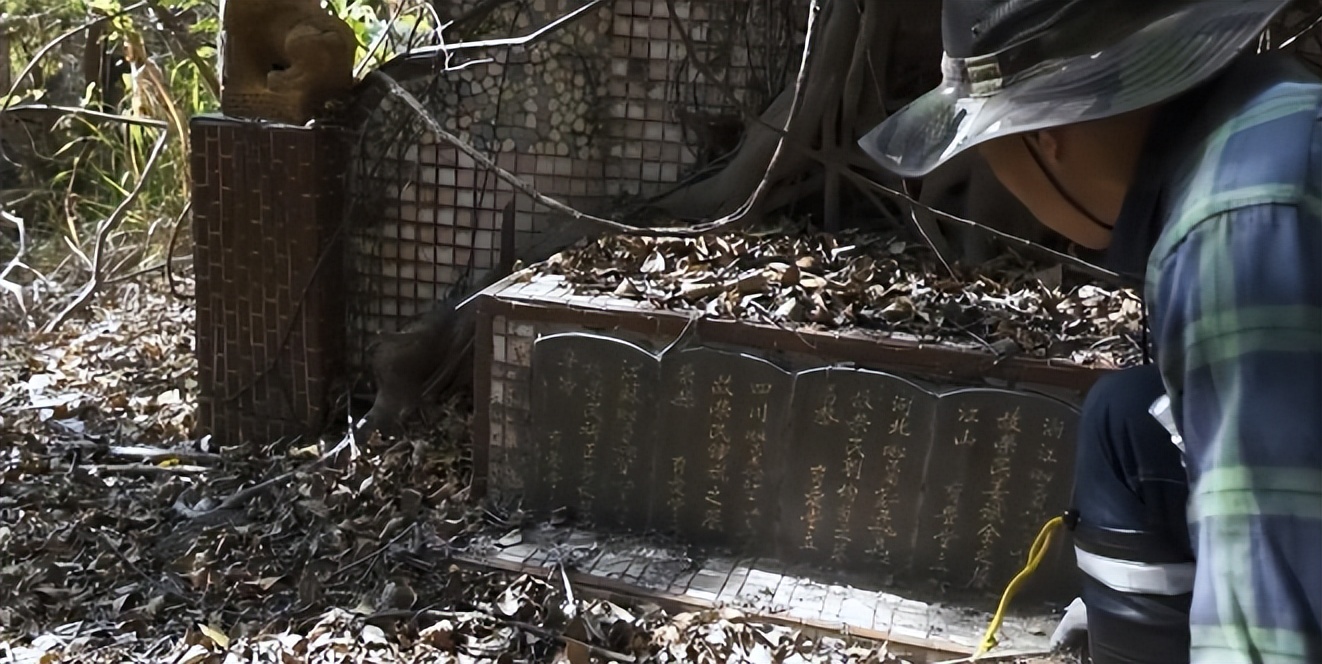 台湾“灵魂摆渡人”，20年间自费送200位老兵回家，感动海峡两岸