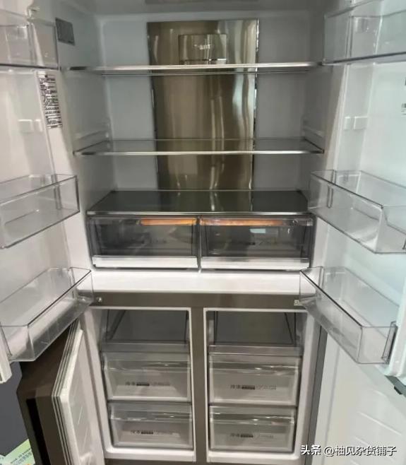 双开门冰箱的款式是什么样的,法式多门冰箱与十字对开门冰箱