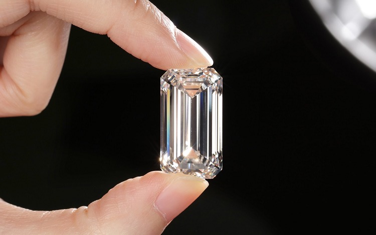 GIA检测迄今最大的一颗抛光实验室合成钻石，重34.59ct