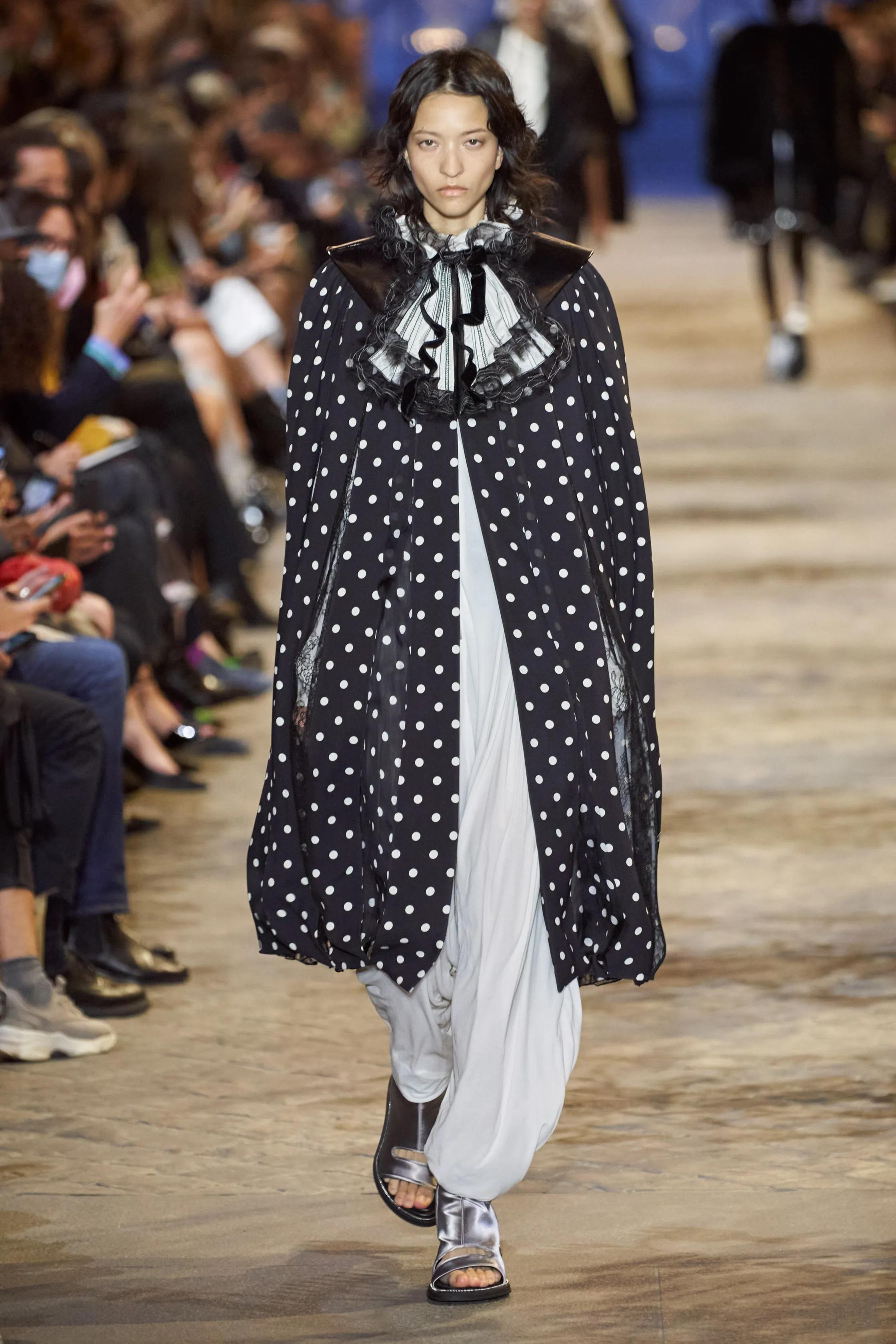 路易威登LouisVuitton面料,路易威登louisvuitton衣服的缺点