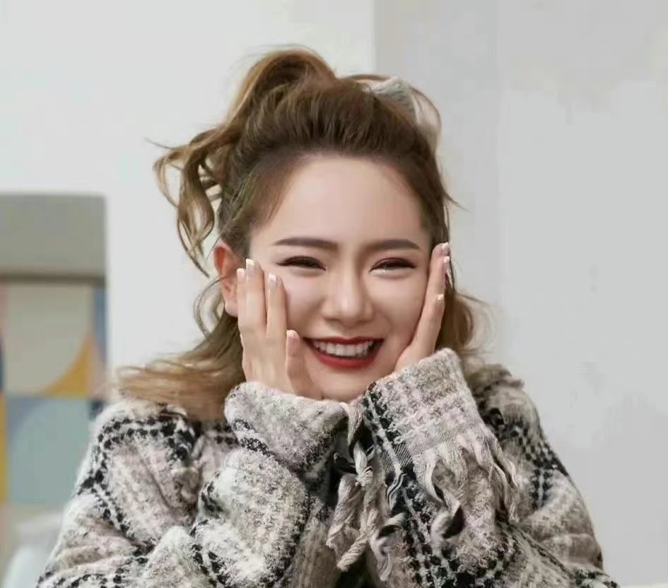 戚薇回应直播间售假,鉴定戚薇直播