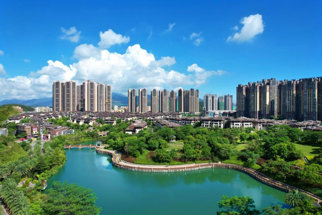 终于等到了！比想象更美的稀缺湖景别墅！