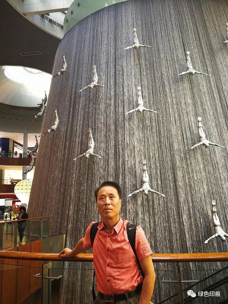 在迪拜最大购物中心尽情享受购物 (去逛迪拜的购物中心)