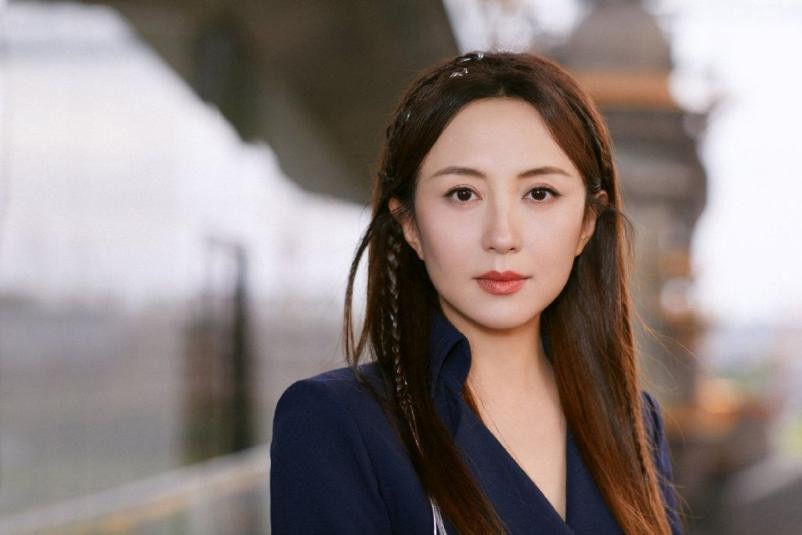 演员于和伟简历和他妻子照片,演员于和伟的家庭生活幸福吗