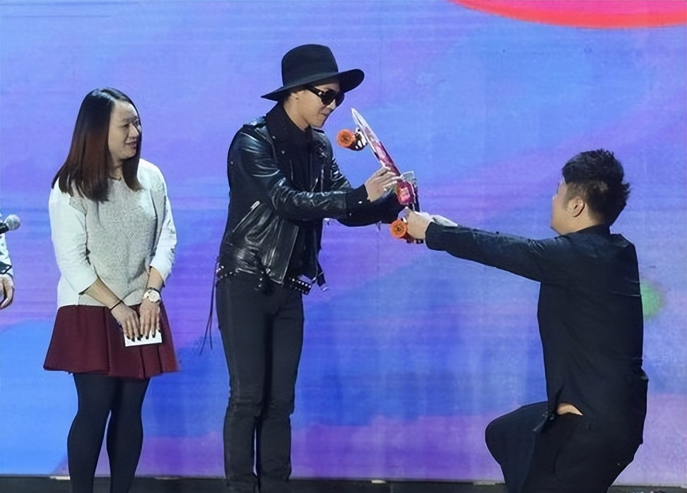 韩国这样做中国人还买账吗?韩星权志龙姐姐在京开店一件外套万元