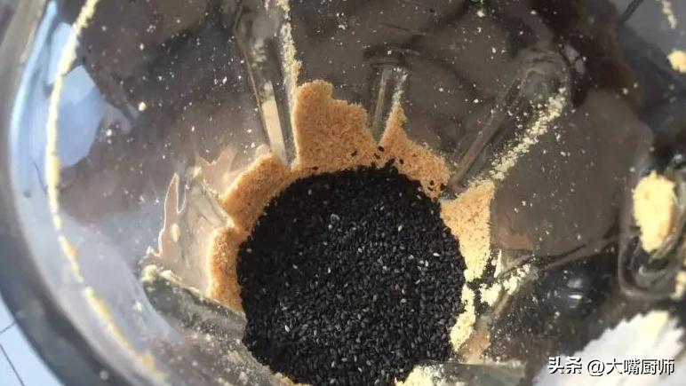 黑芝麻和什么搭配做豆浆,黑芝麻和什么打豆浆比较好吃