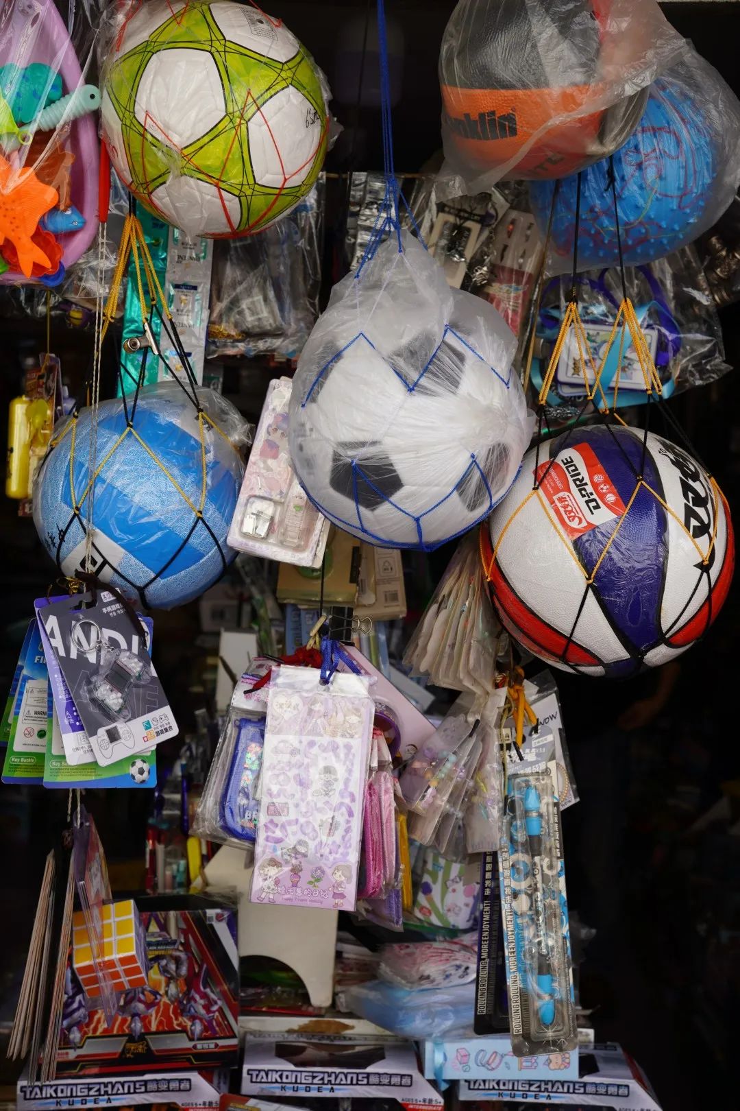 26个春秋！老巷旁的古早文具店，这里藏着无数玉溪学生的回忆！