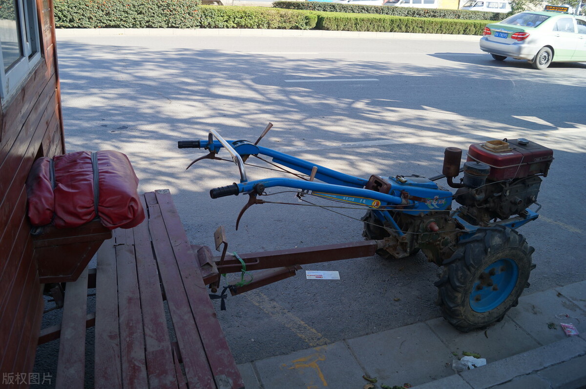 冬天拖拉机冷的时候怎么发动,手扶拖拉机天冷难启动怎么办