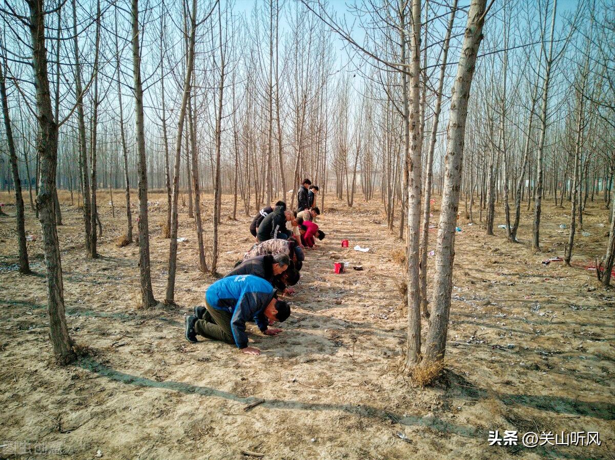 给老人立碑有什么讲究和忌讳,给老人墓地立碑的规矩和禁忌