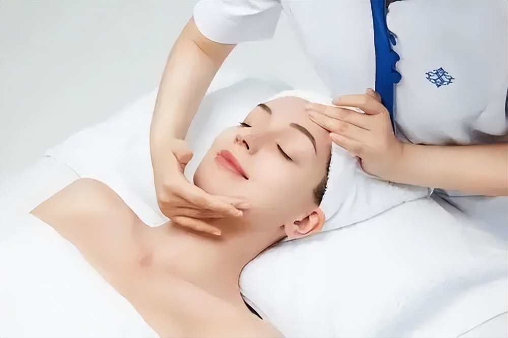 夏混油冬混干精华,夏混油冬混干冬天该用什么保湿