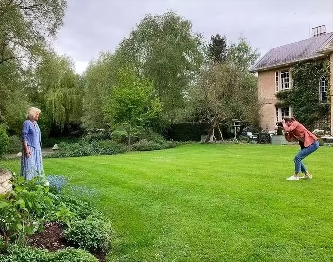 卡米拉出尽风头,卡米拉靠什么被女王认可